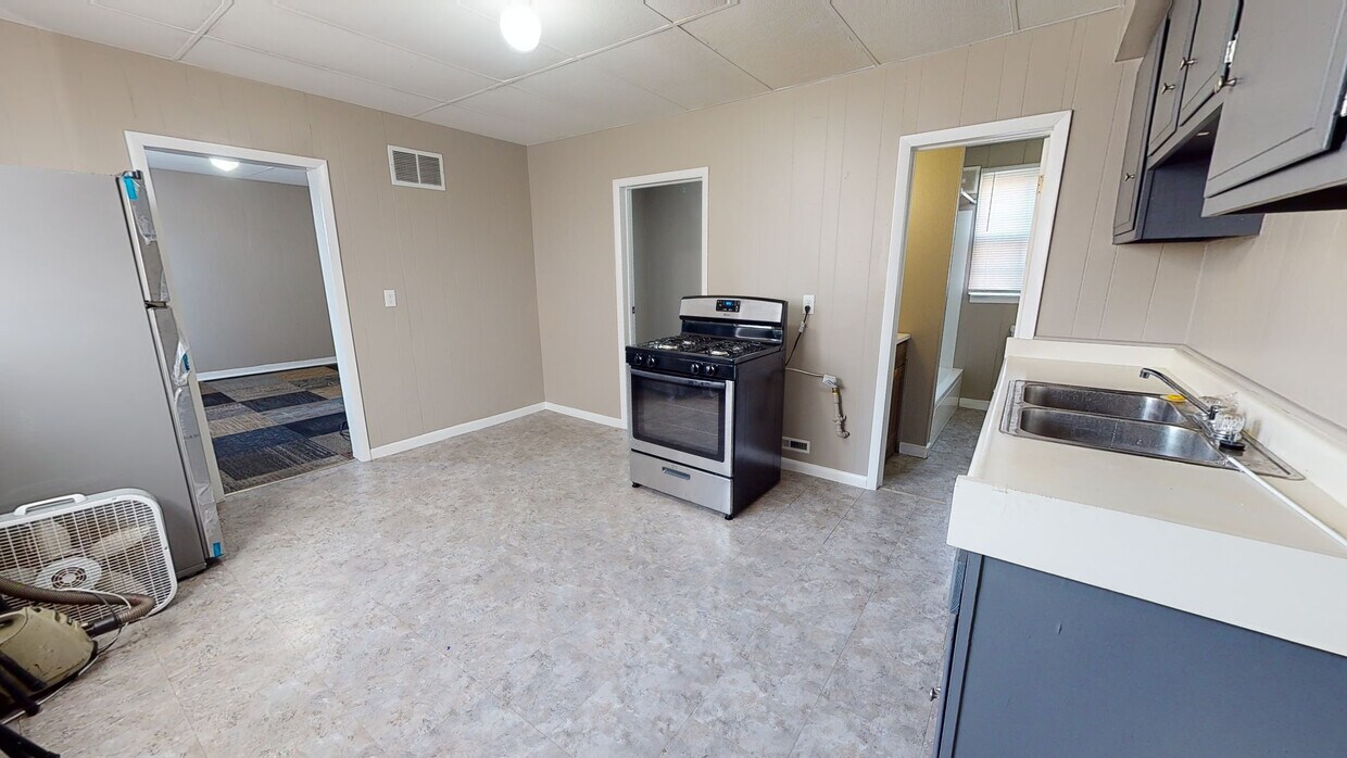 Foto principal - 4836 Northcote Ave