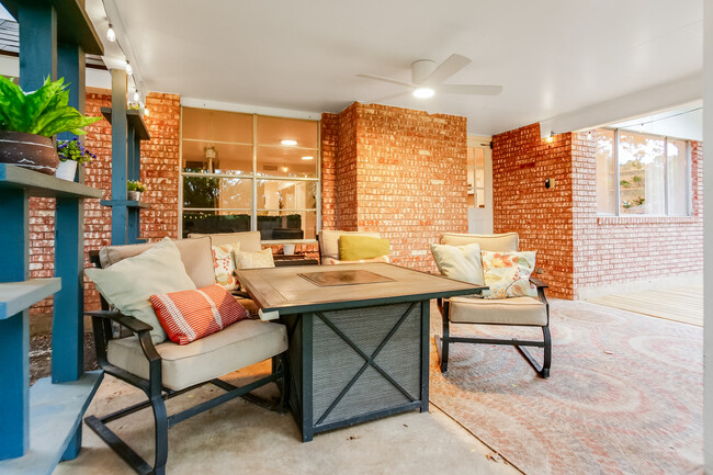 Foto del edificio - 5415 Billington Dr