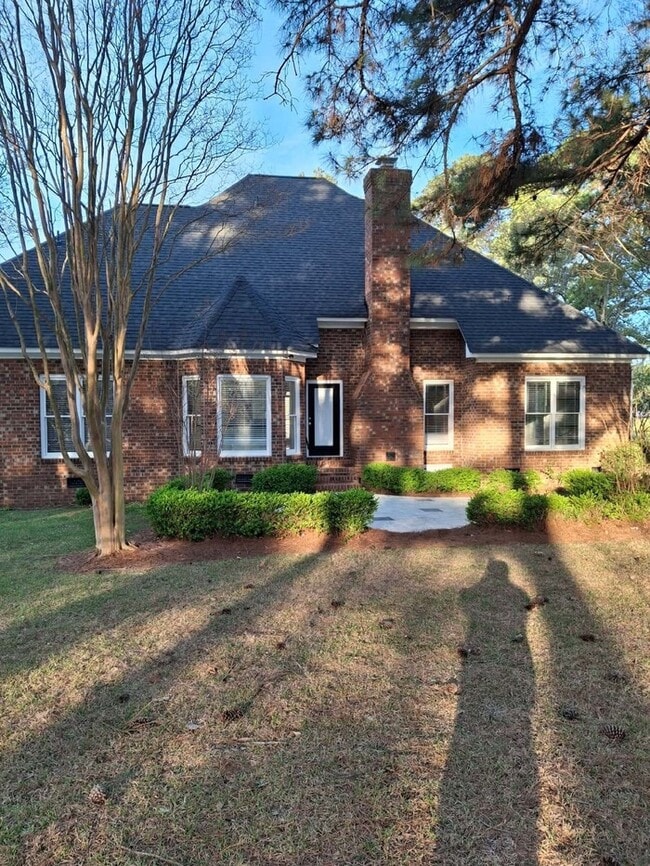 Foto del edificio - 4 Bedrooms 3 bath