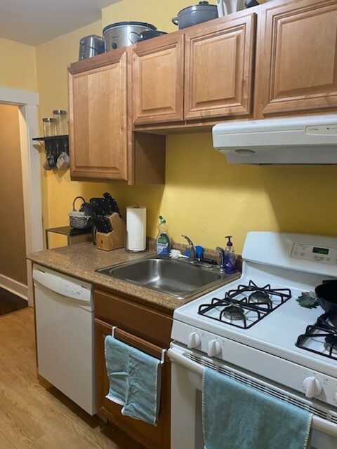 Kitchen - 531 S Braddock Ave