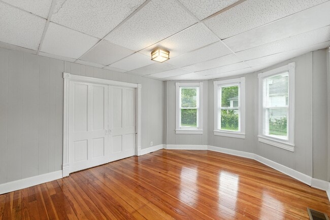 Building Photo - 5100 Berwyn Rd