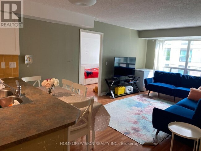 Building Photo - 890-890 Sheppard Ave W
