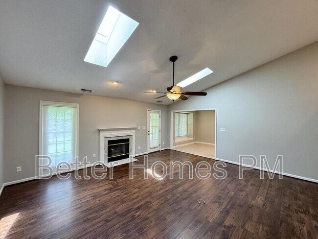 Foto del edificio - 1403 Buckhorn Rd