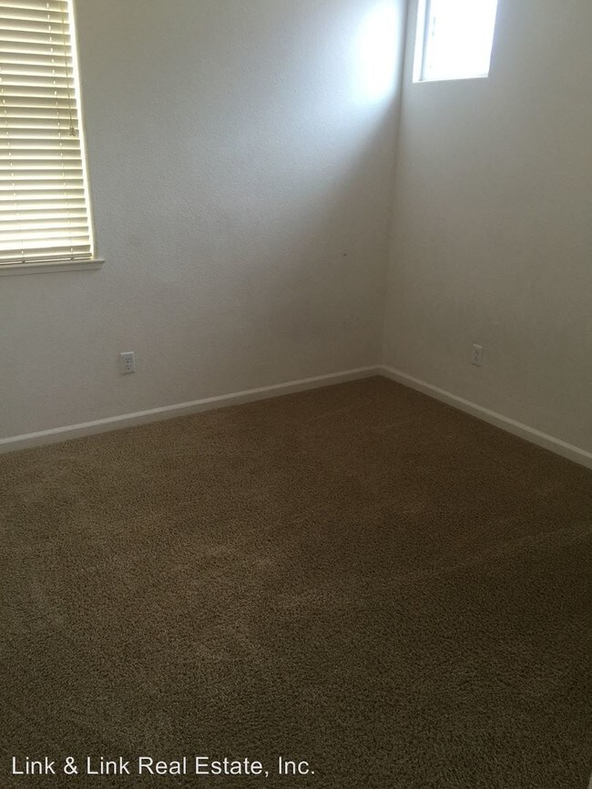 Foto del edificio - 1155 Tocia Ave