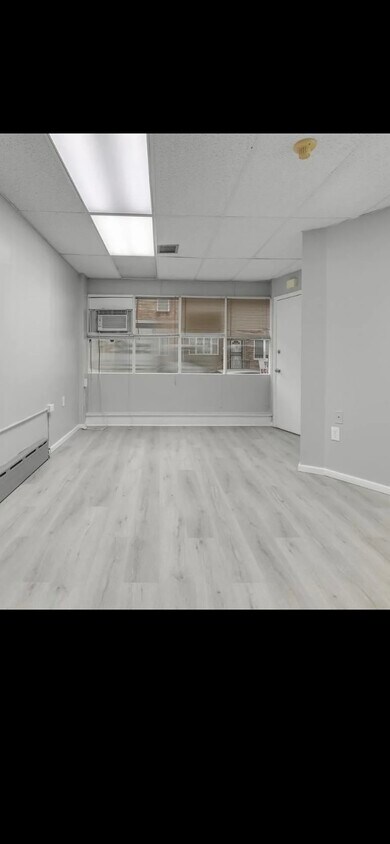 Primary Photo - 1201 Moore St
