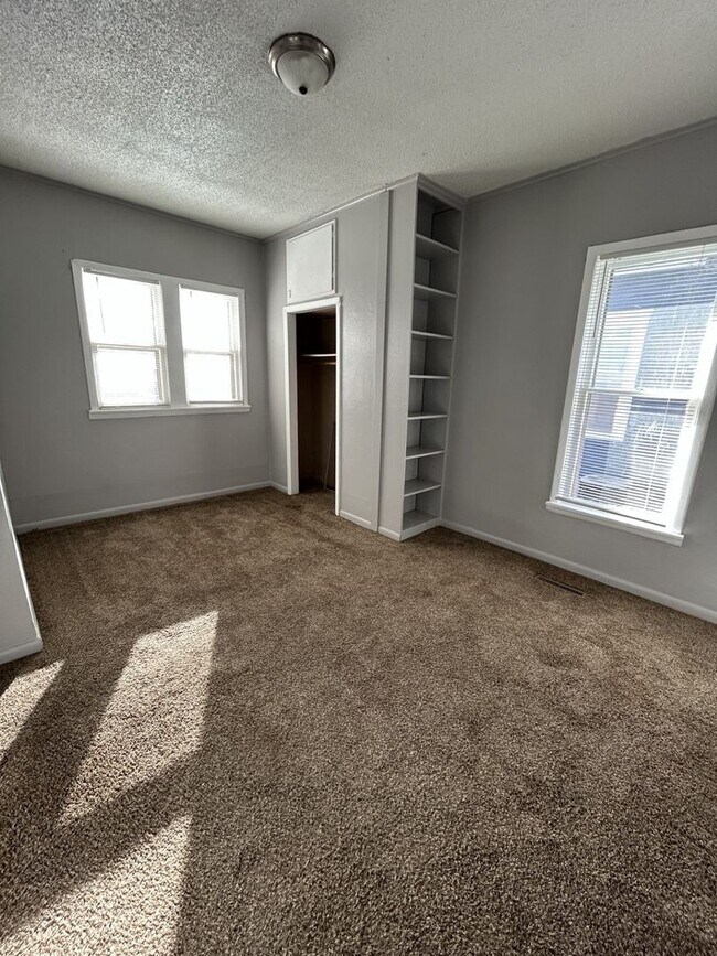 Foto del edificio - Very Nice 3BR/1BA Single Family Home w/Huge Back Yard!