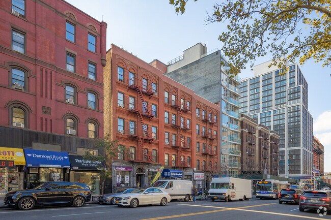 Building Photo - 204 W 96TH St