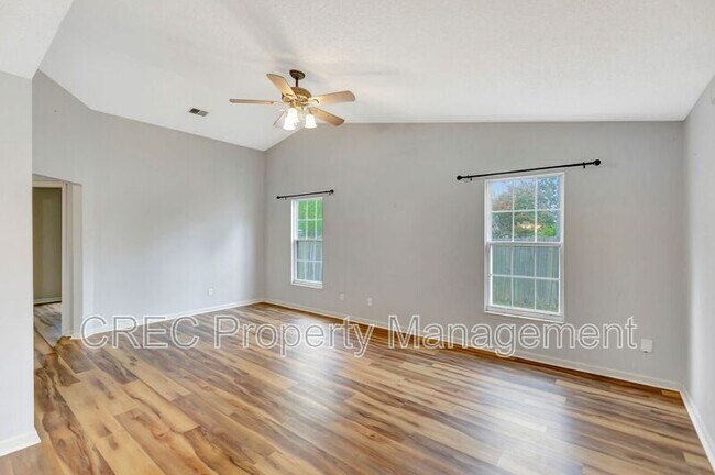 Foto del edificio - 207 Lynton Ct