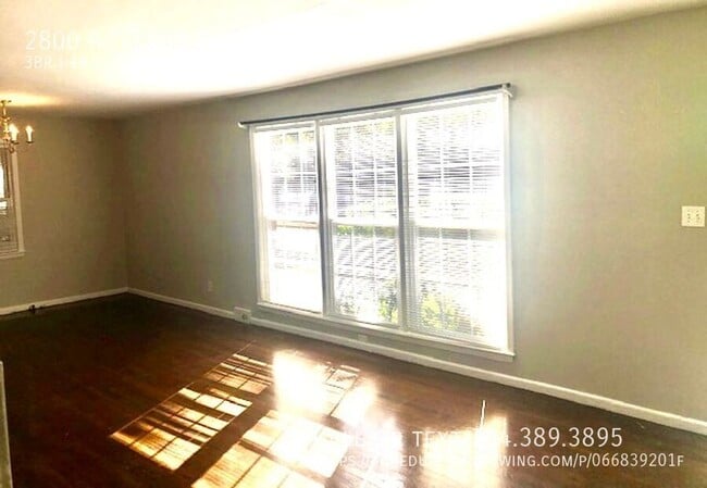 Building Photo - 2800 Royston Rd