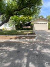 Building Photo - 4651 N Ila Ave