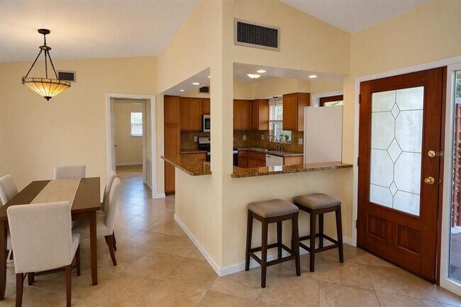 Foto del edificio - 3416 Picwood Rd