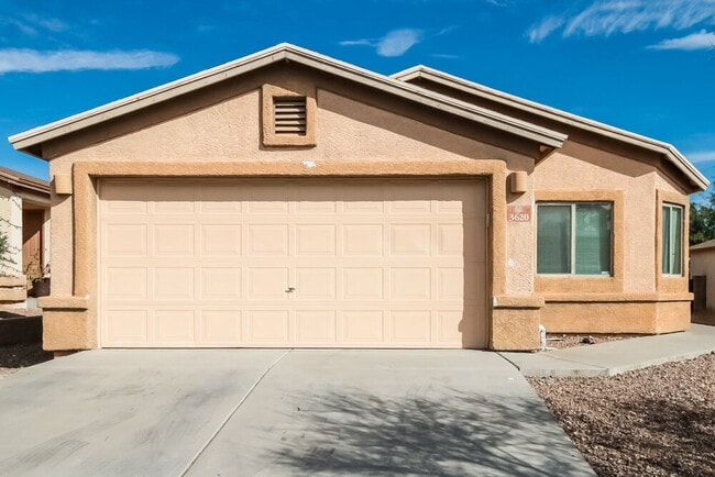 Building Photo - 3620 W Avenida Del Mar