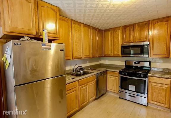 Building Photo - 3 br, 1 bath House - 23 Redwood Ave