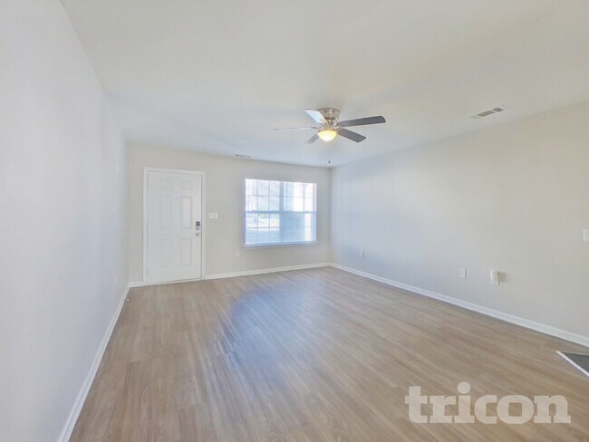 Foto del edificio - 2216 Gooseberry Rd