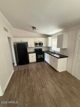 Building Photo - 2308 N 28th Pl