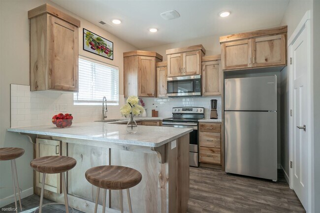 Building Photo - 3 br, 2.5 bath Townhome - Equinox Idaho Fa...