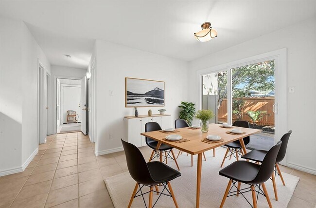 Foto del edificio - 4107 Ridgeline Dr