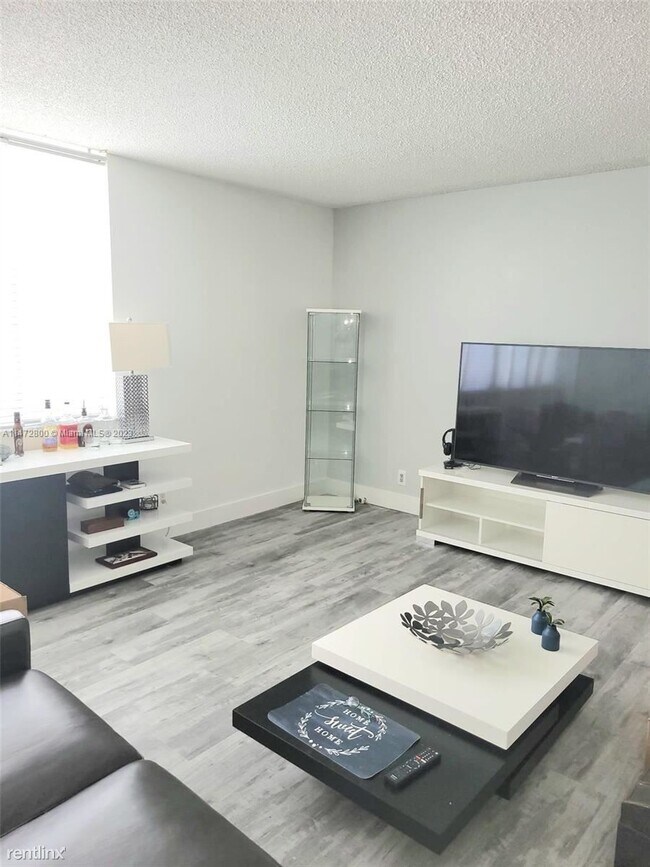 Foto del edificio - 3 br, 2 bath House - 20350 W Country Club ...
