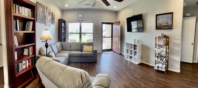 Foto del edificio - 1460 General Marmaduke Dr