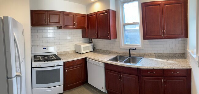 Kitchen - Pano - 55 Donaldson Ave