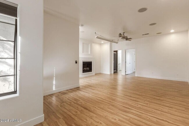 Foto del edificio - 3447 E Lance Ln