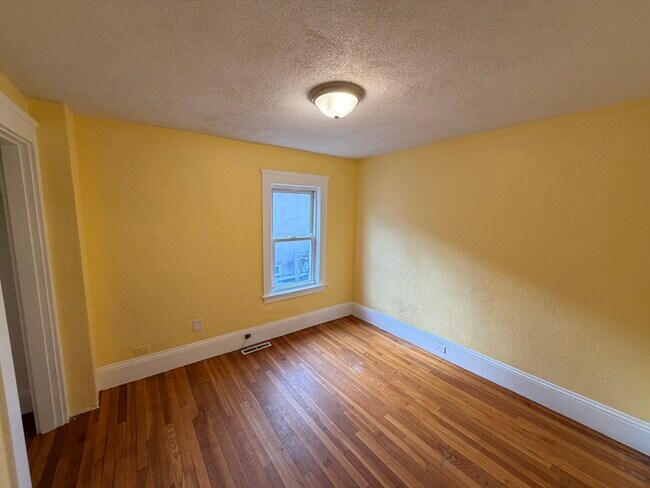 Foto del edificio - 79 E Main St