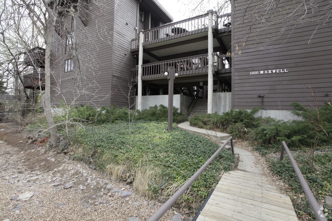 Building Photo - 1000 Maxwell Ave