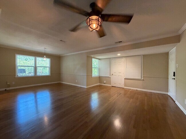 Building Photo - 4816 Melita Ave