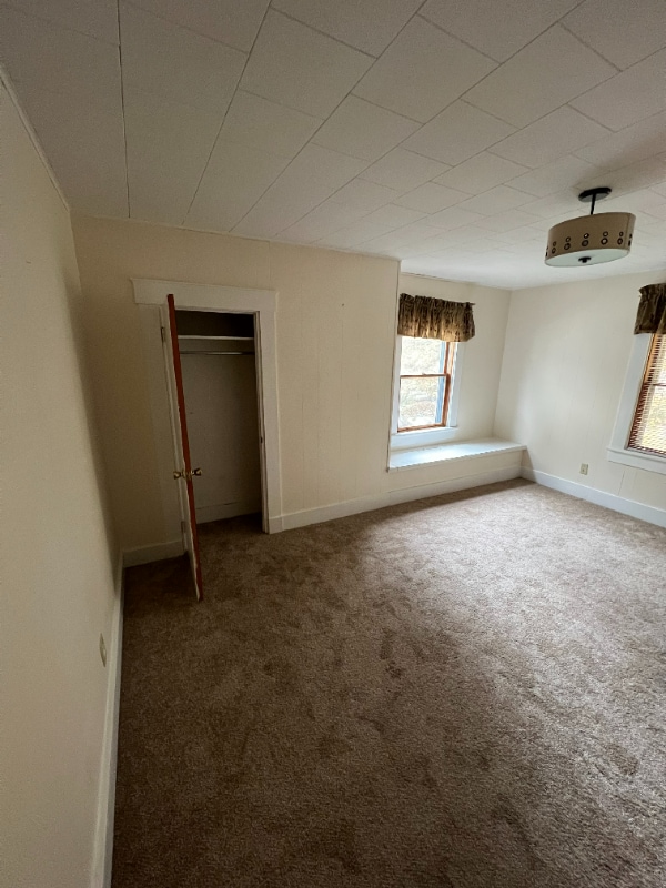 638 6th St Unit Upper, Marietta, OH 45750 Room for Rent in Marietta