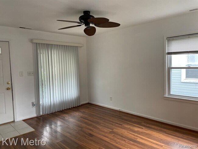 Foto del edificio - 135 E Hudson Ave