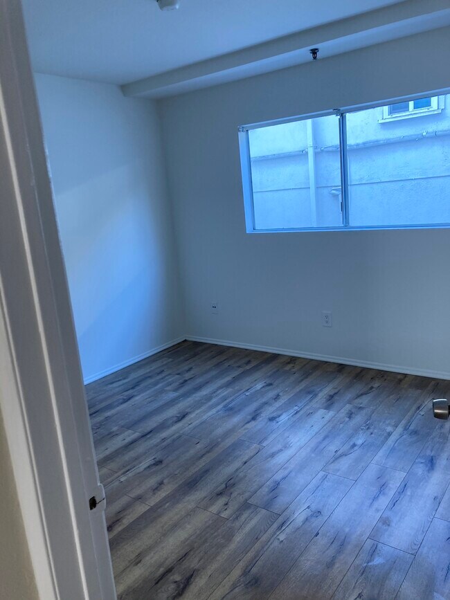 Foto del edificio - 5224 Kester Ave