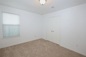 Building Photo - 142 Thunder Basin Dr