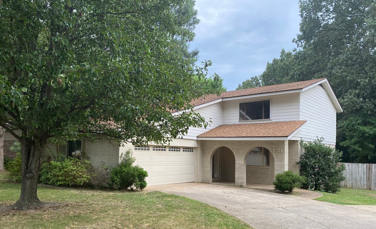 8012 Poplar Pike, Germantown, TN 38138 House for Rent in Germantown