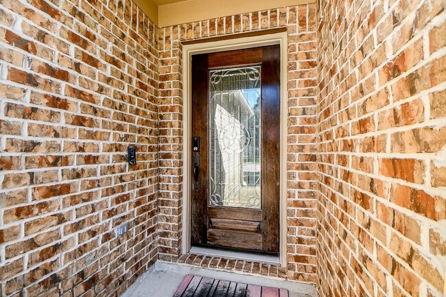 Building Photo - 15462 Signal Ridge Way