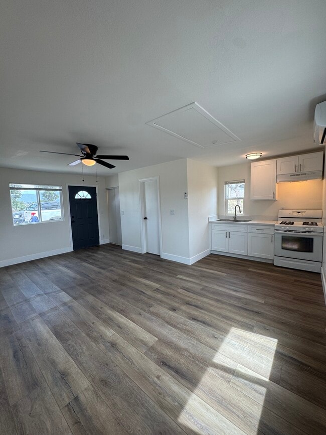 Foto del edificio - 1390 Prospect Dr