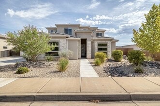 Building Photo - 2579 S Wilson Dr