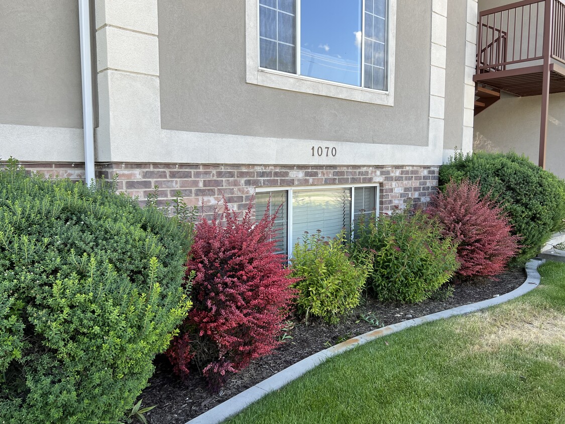 Beautiful east-facing condo ground level - 1070 S Orem Blvd