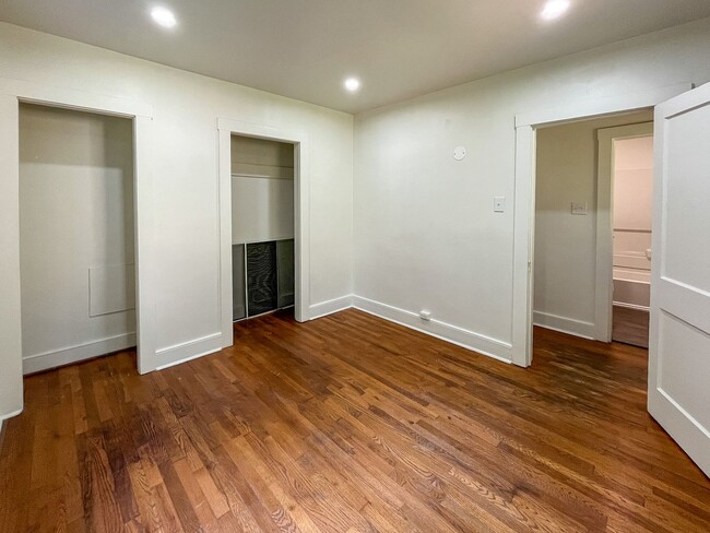 Building Photo - 128 Maywood Ln