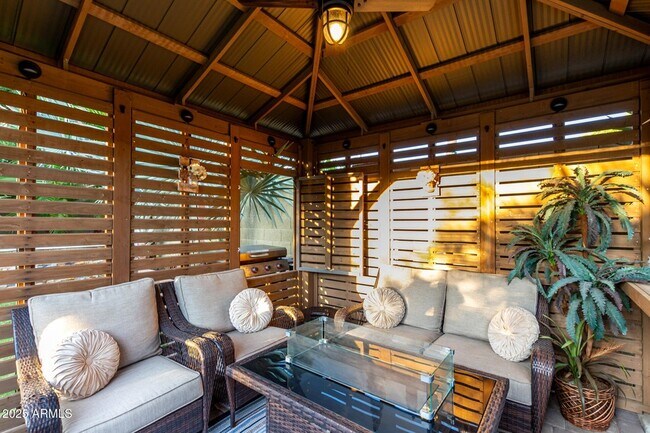 Foto del edificio - 5956 E Phelps Rd