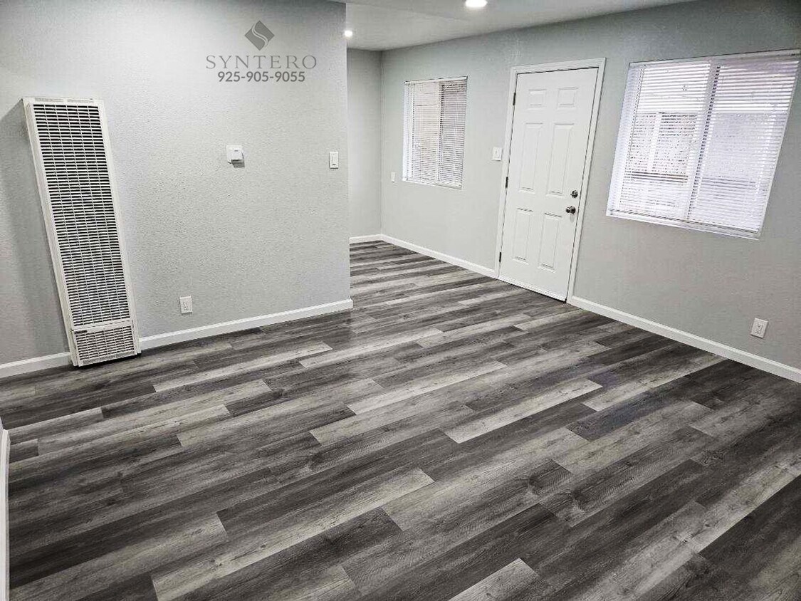 Primary Photo - Newly Renovated Ground Floor Apartment off...