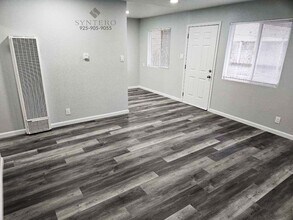 Building Photo - 4819 Clayton Rd