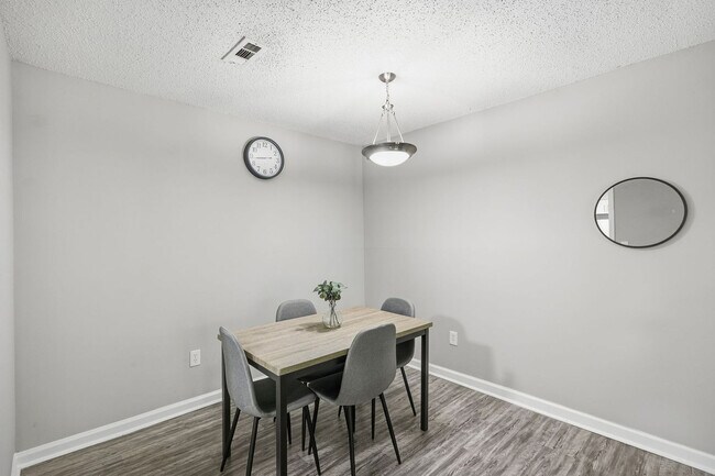 Building Photo - 1826 Lantern Ridge Dr