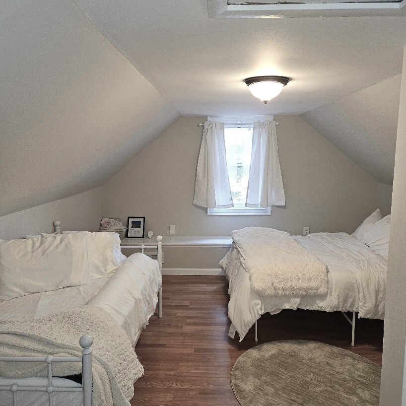 Furnished (beds included) - 37 Sunset Ave
