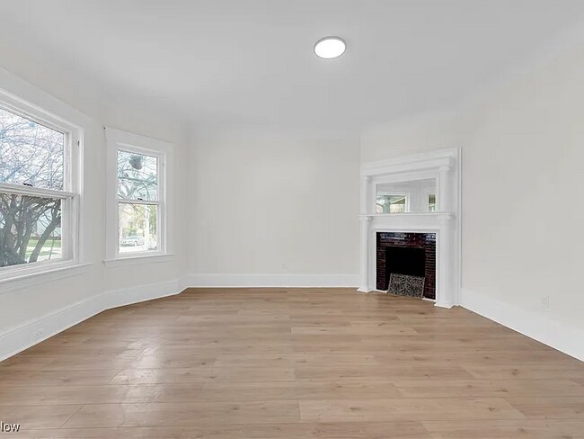 Foto del edificio - 7218 Lawnview Ave