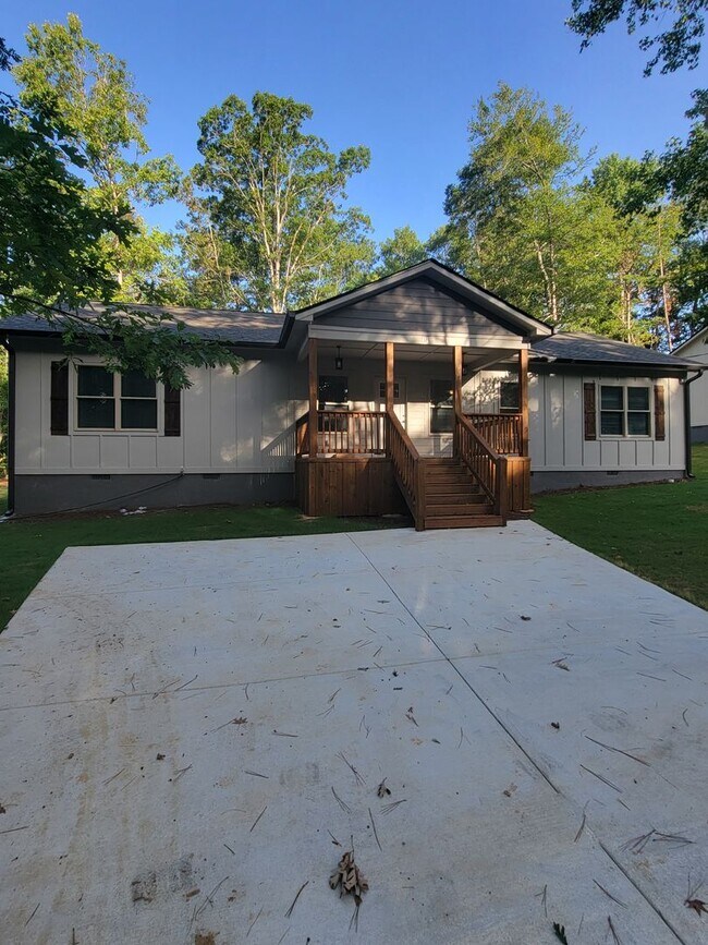 Foto del edificio - Build to Rent 4 Bdrm Lake Access - Open Ho...