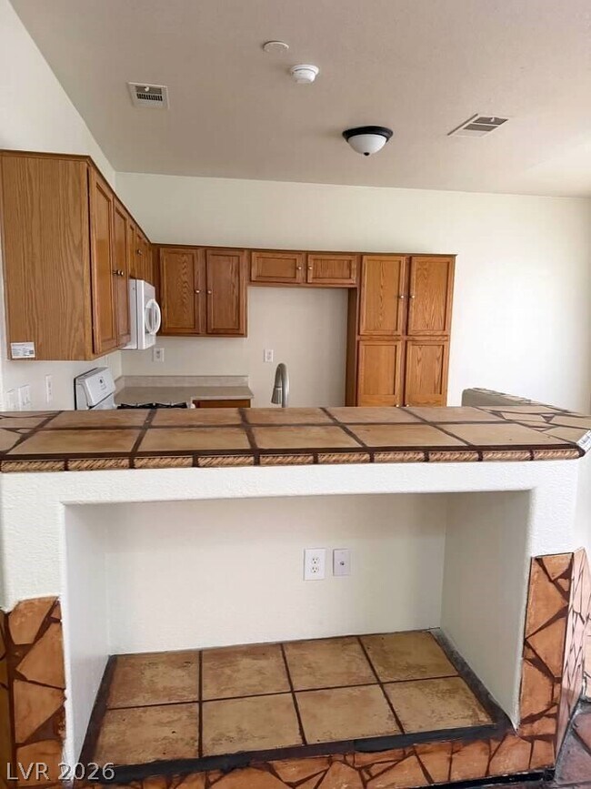 Building Photo - 2506 Lady Elizabeth Ct