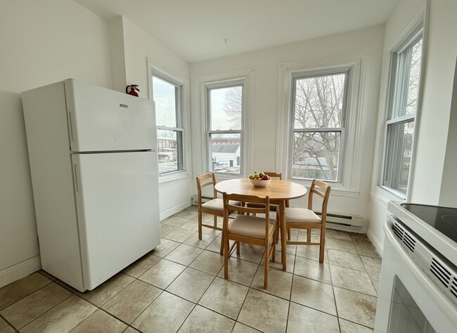 Photo - 636 W Lafayette St Apartment