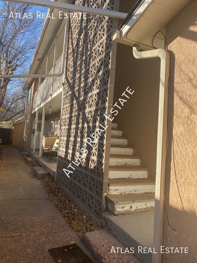 Building Photo - 624 Prairie Rd