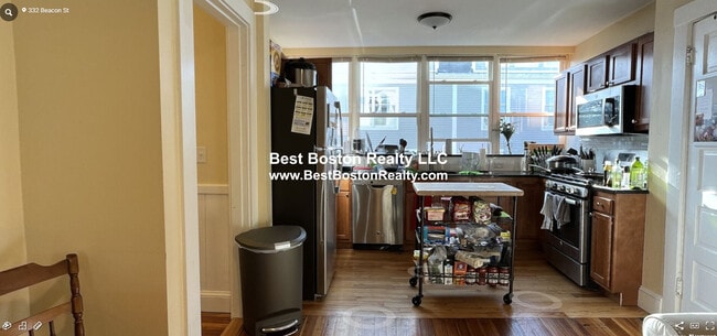 Building Photo - 332 Beacon St