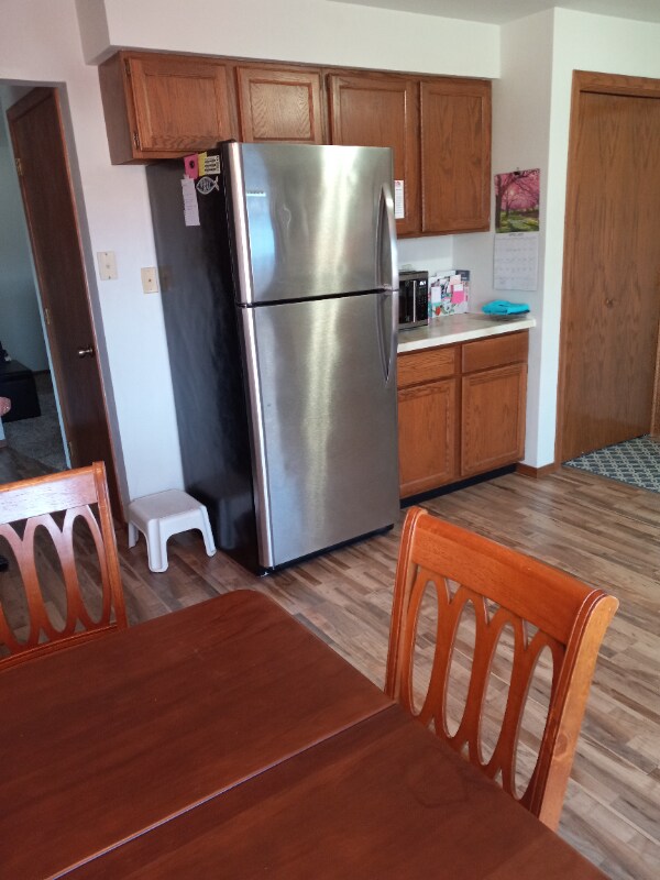 Foto del edificio - 1242 Primrose Ln